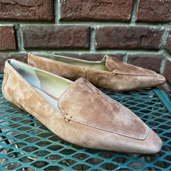 Ann Taylor Tan Suede Pointed Toe Flats Size 7.5 NEW - Picture 3 of 9